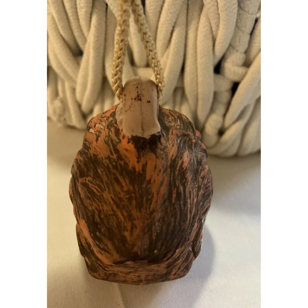 Unbranded vintage hand